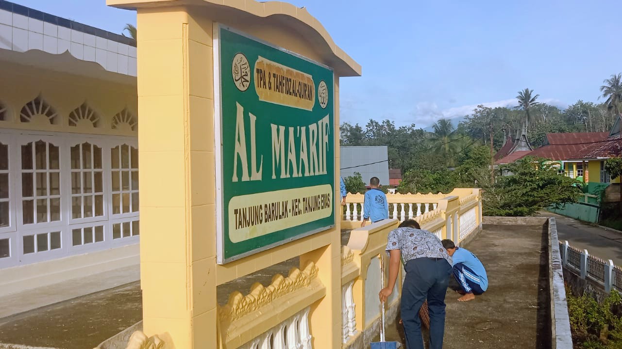 Sambut Ramadan, Siswa MTsN 15 Tanah Datar Gelar Aksi Thaharah di Masjid dan Mushola Tanjung Barulak