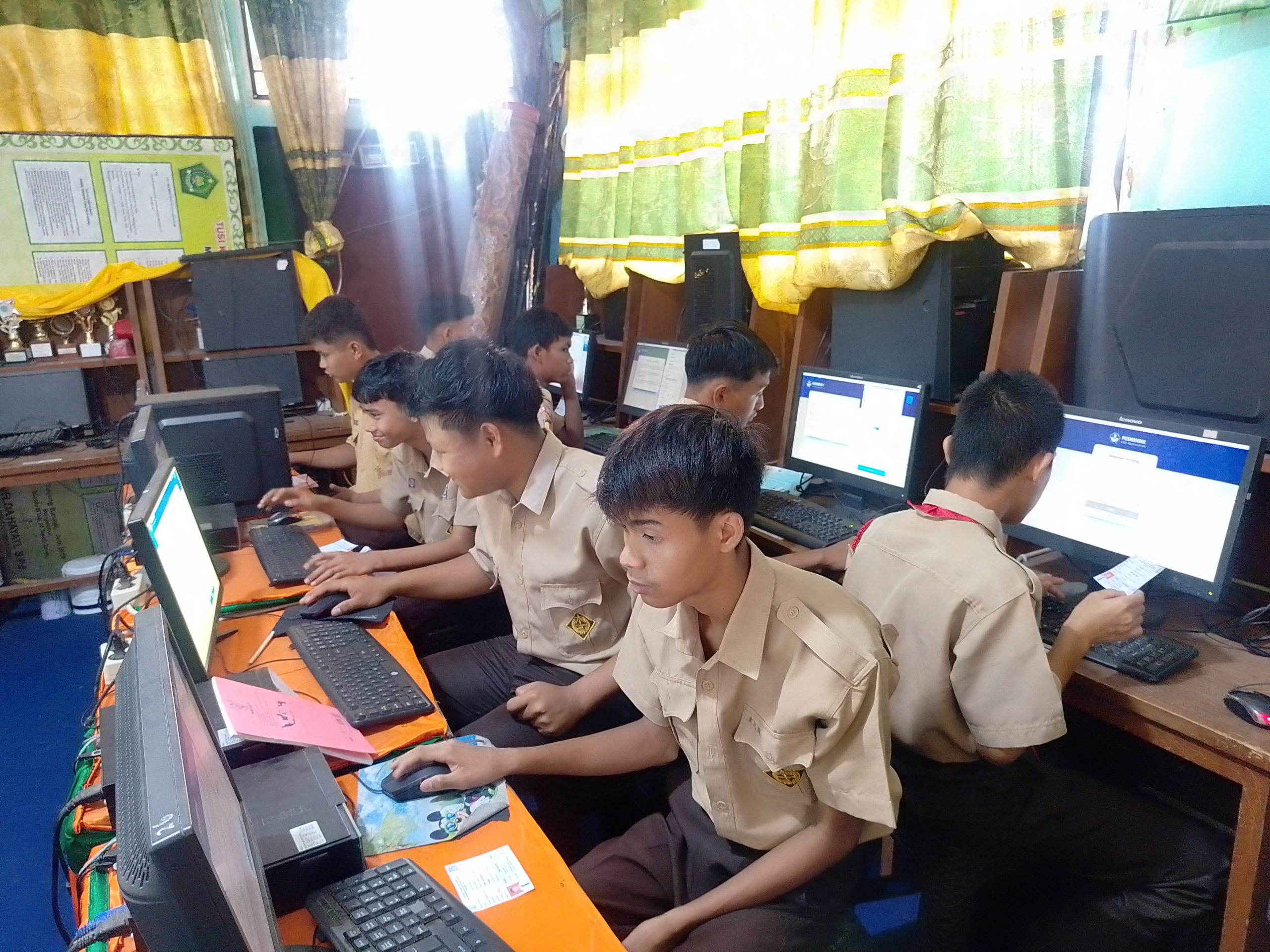 Mantapkan Kesiapan Siswa, MTsN 15 Tanah Datar Gelar Gladi Bersih Simulasi TKA 2026