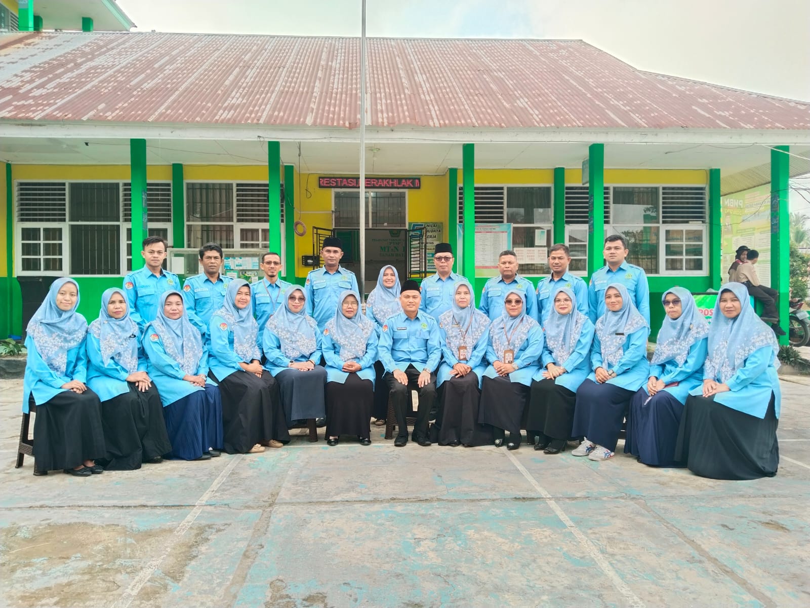 Kobarkan Semangat Nasionalisme, MTsN 15 Tanah Datar Gelar Upacara Khidmat Peringati Harkitnas ke-118
