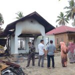 Wujud Empati, Keluarga Besar MTsN 15 Tanah Datar Takziah Berikan Bantuan ke Rumah Duka Korban Kebakaran di Nagari Tanjung Barulak
