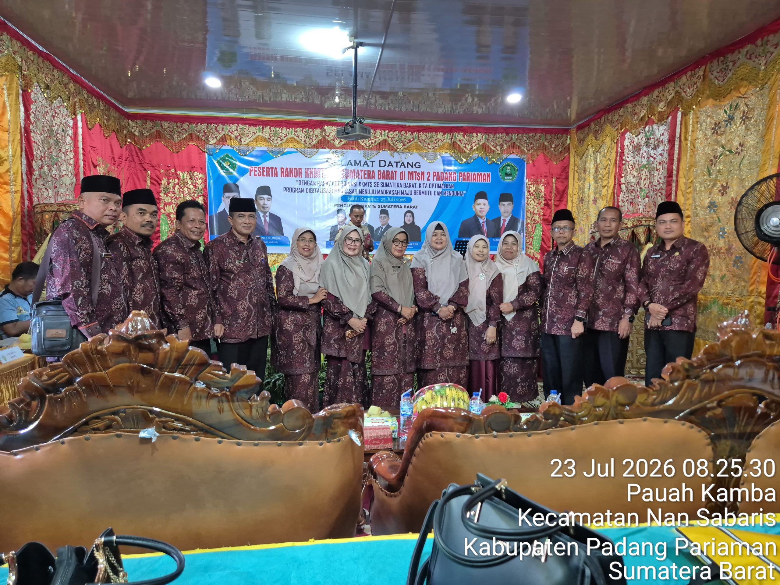 Rapat Koordinasi KKMTs Se-Sumbar: Kepala MTsN 15 Tanah Datar Perkuat Manajemen dan Mutu Pendidikan Masa Depan di MTsN 2 Padang Pariaman