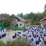 MTsN 15 Tanah Datar Gelar Upacara Bendera dan Pembiasaan Pagi Senin dengan Khidmat