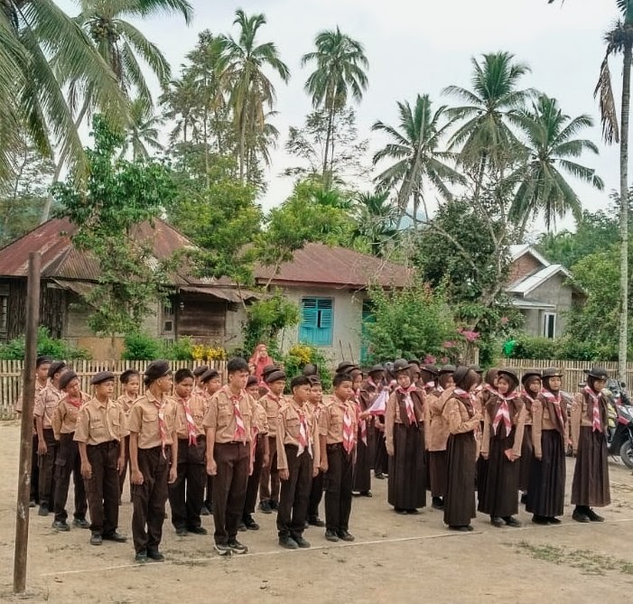 Semangat Kebersamaan dan Kedisiplinan: MTsN 15 Tanah Datar Rutin Gelar Pembinaan Ekstrakurikuler Pramuka